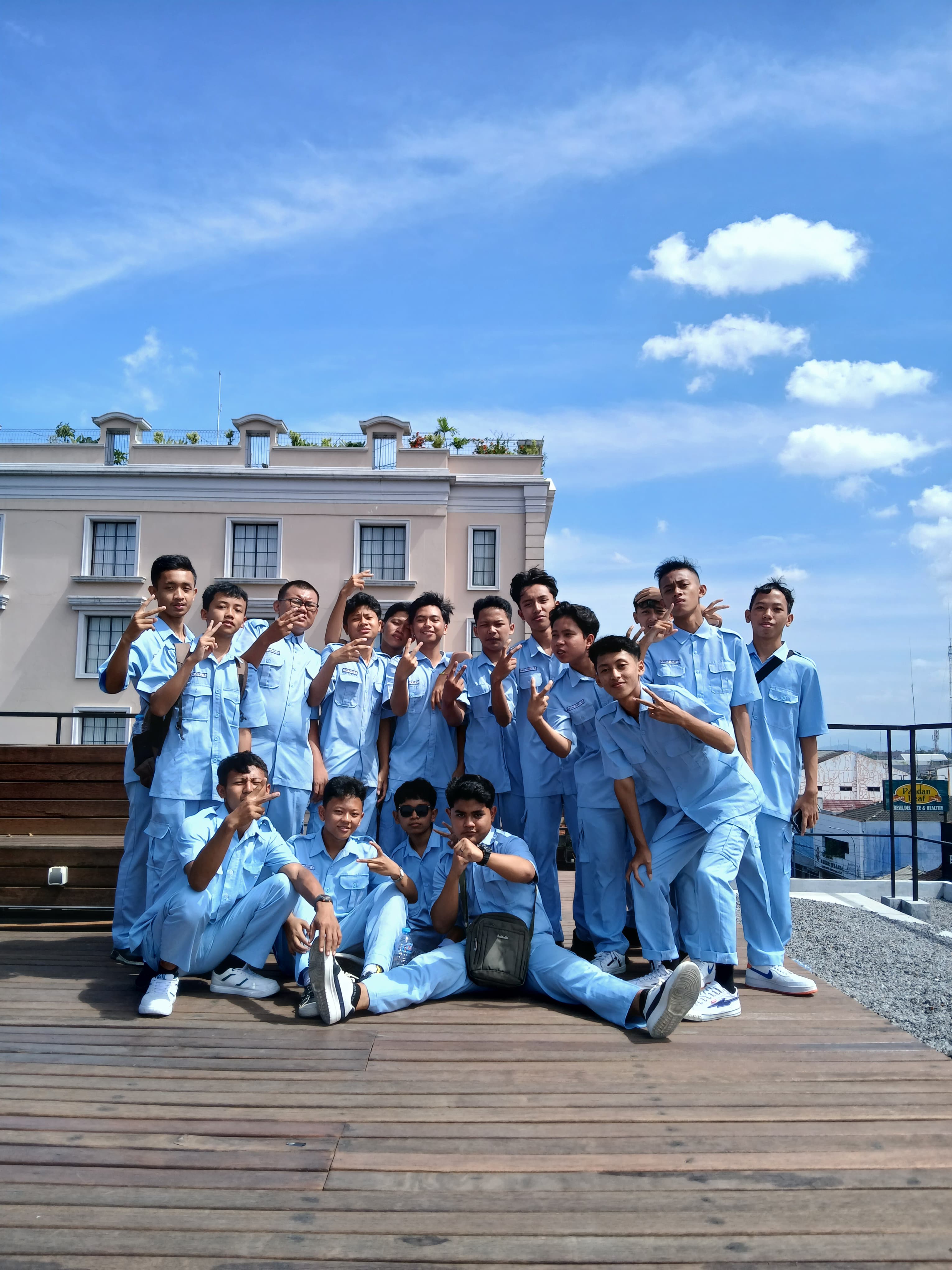 Foto Kelas XII TKJ 2 - 3