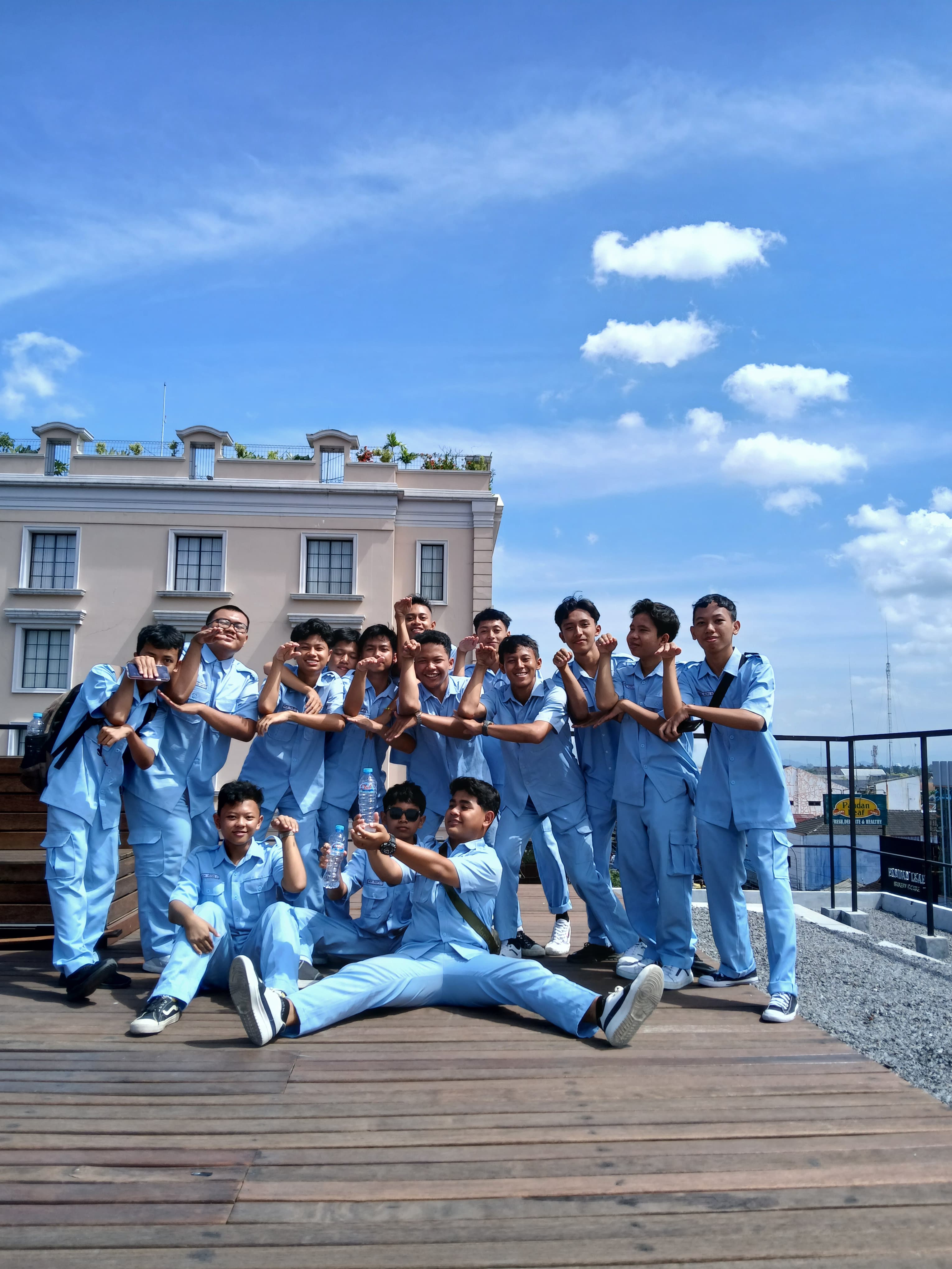 Foto Kelas XII TKJ 2 - 4